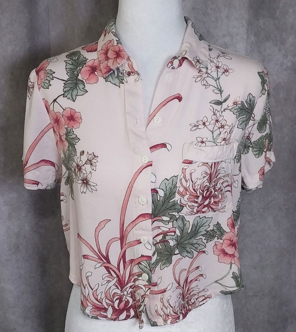 Forever 21 Women's Pink Floral Crop Top Button Down Short Sleeve Size Small
